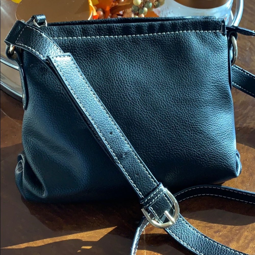 Liz Claiborne cross body purse